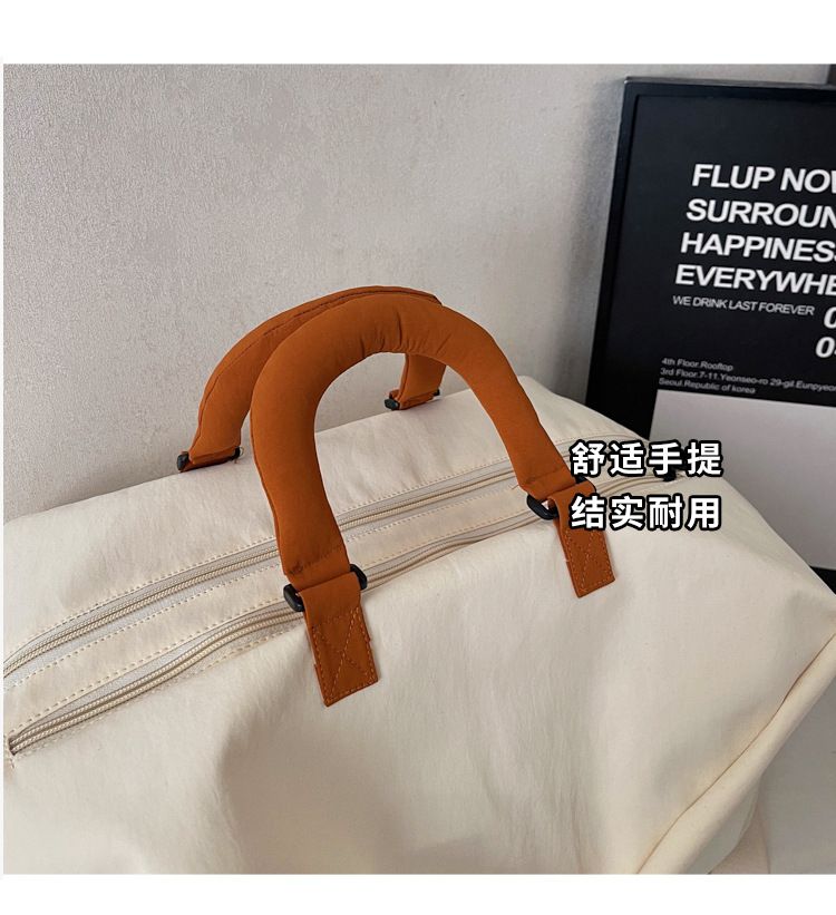 Großvolumige Reisetasche, leicht, mit Nassfach-Trennfunktion