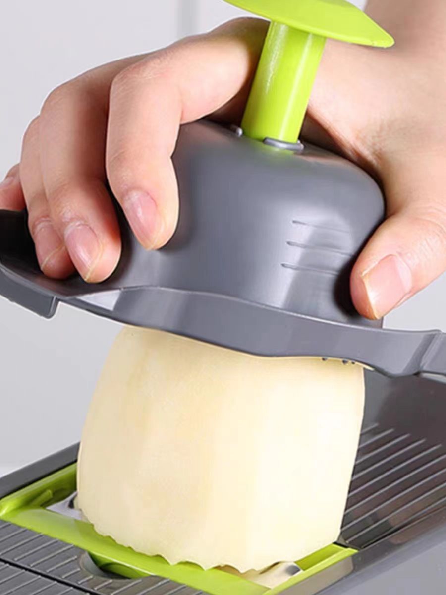 Multifunctional vegetable chopper and shredder
