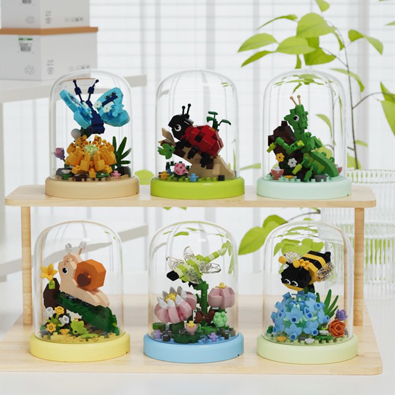Cartoon Figure Building Blocks, Assembled Ornament