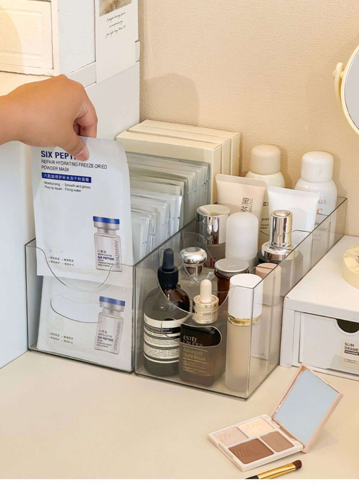 Multifunctional makeup storage box, removable compartments