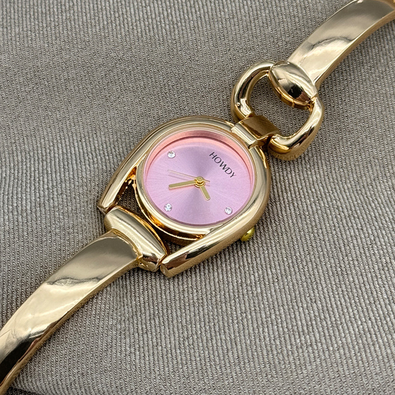 Women's quartz watch, simple elegant design, bracelet style