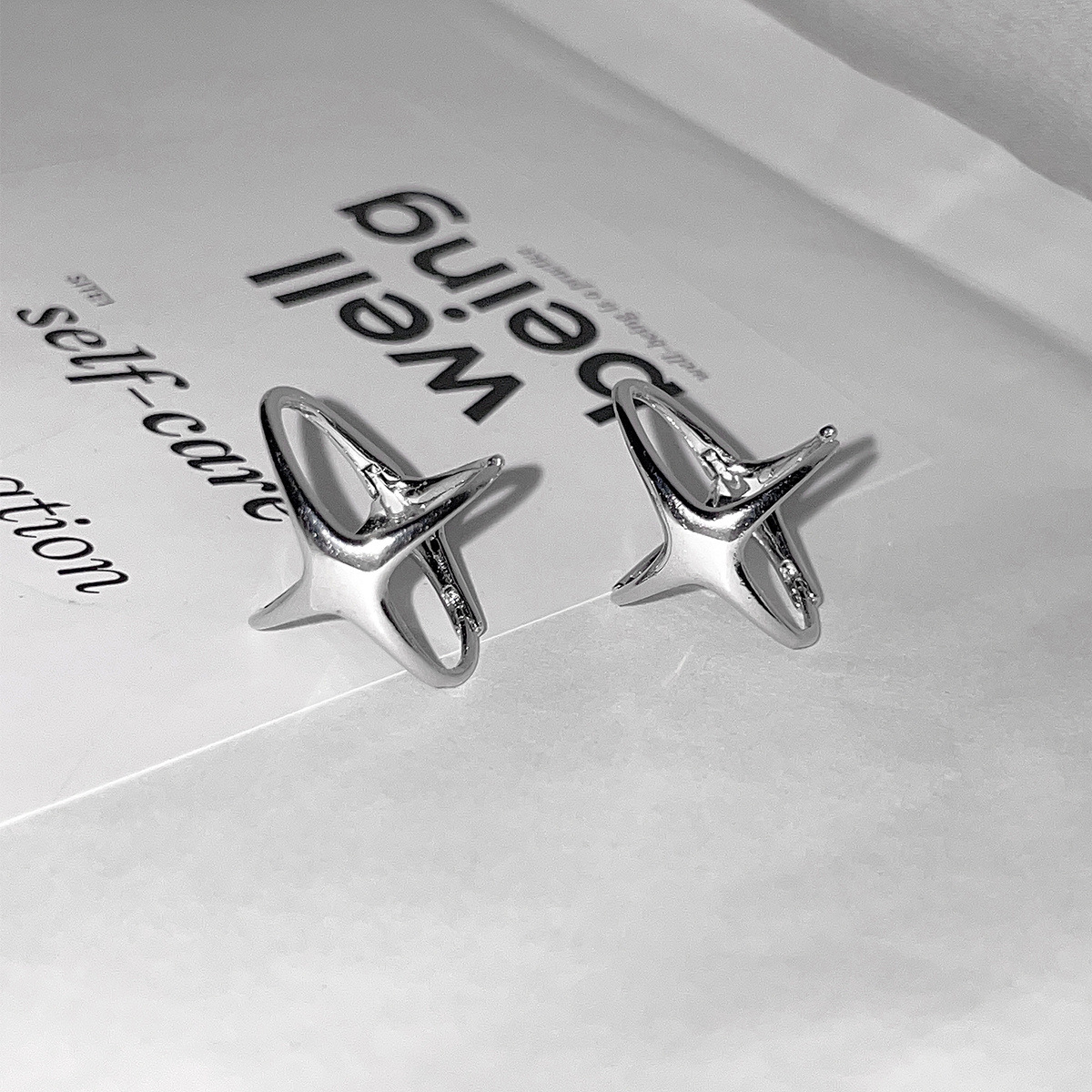 925银针四芒星耳环女韩版简约小众设计冷淡风精致耳圈高级感耳饰