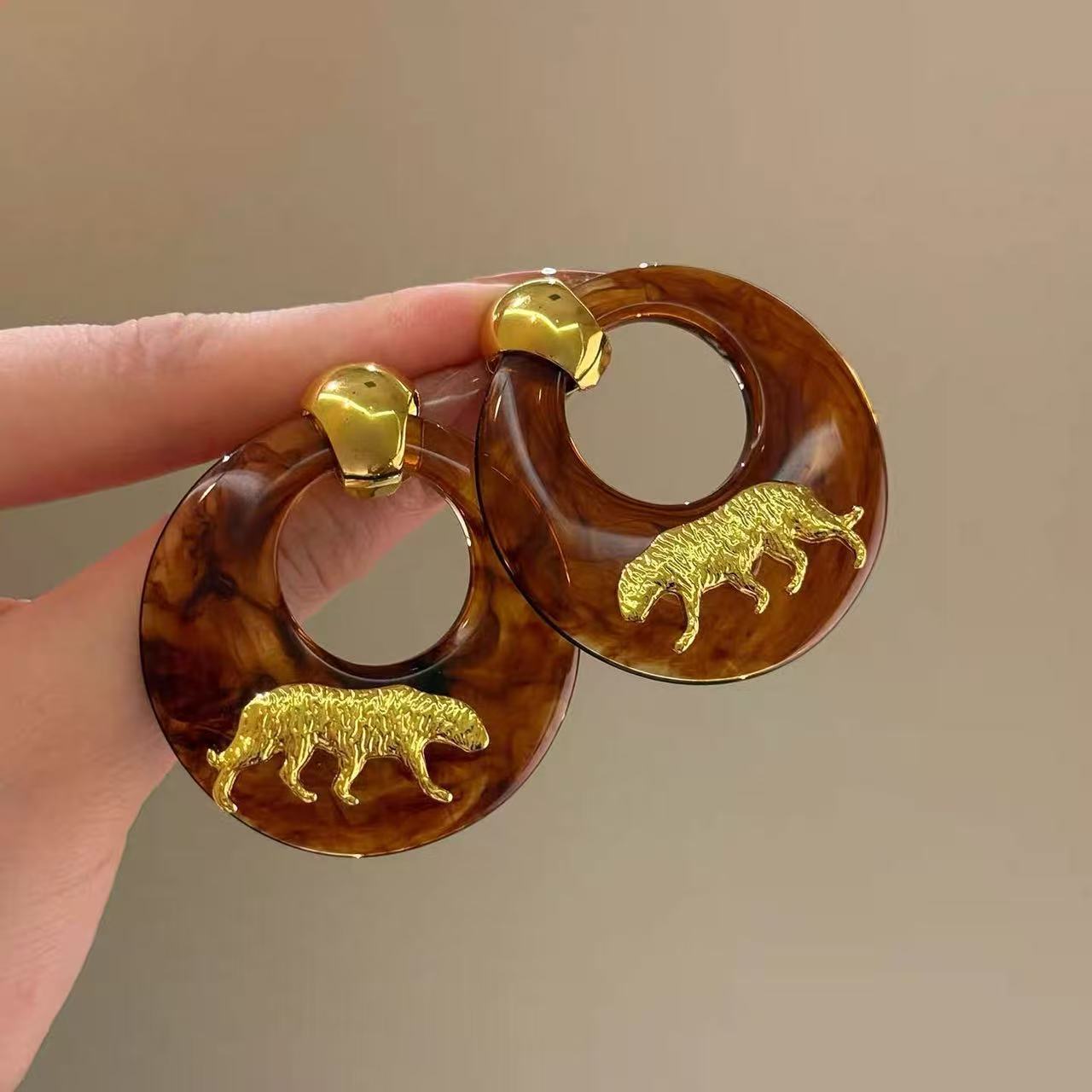 银针树脂虎眼石不对称耳环美拉德复古个性百搭耳钉轻奢高级感耳饰