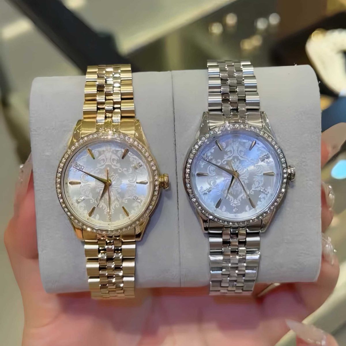 Kadın quartz saati, kabartmalı, ay ışığı tasarım