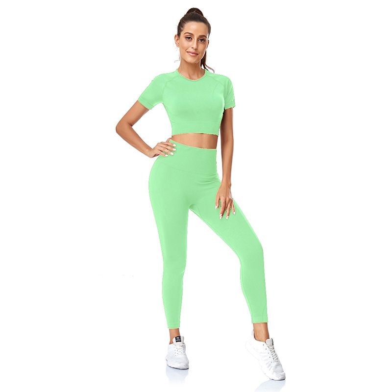 Avrupa ve Amerikan yeni yoga giyim seti profesyonel spor yoga pantolonları koşu kalça kaldırma dikişsiz spor çıplak sutyen toptan