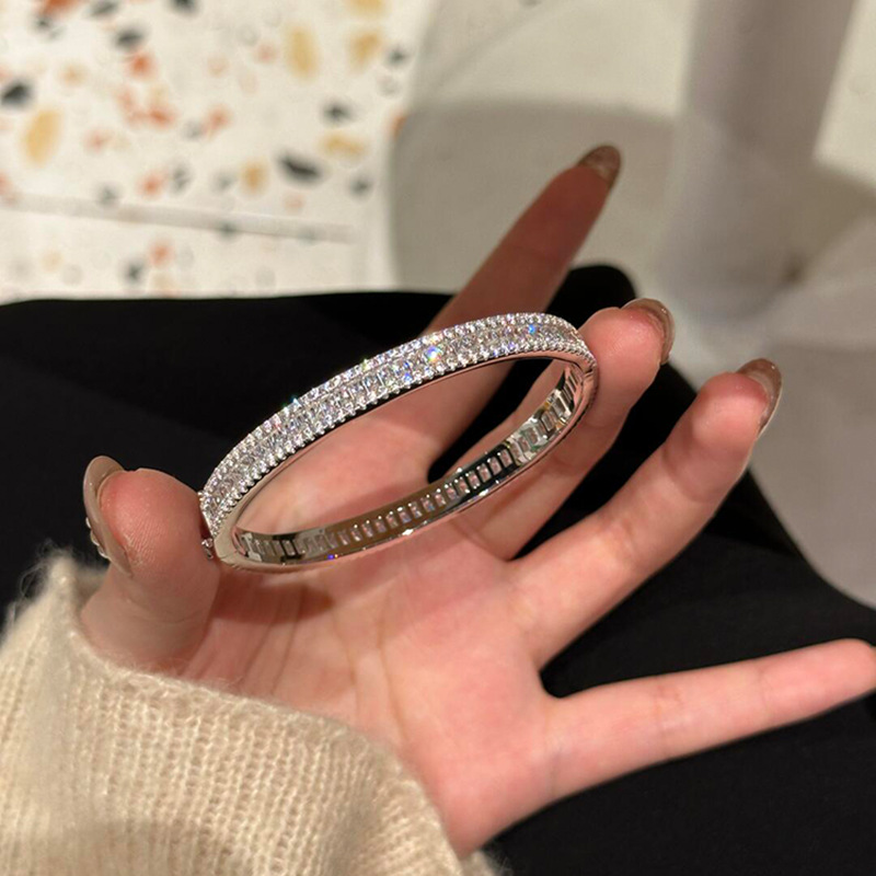 Französisch Retro-Stil Zirkon-Spangen-Armband leichte Luxus-Schmuck