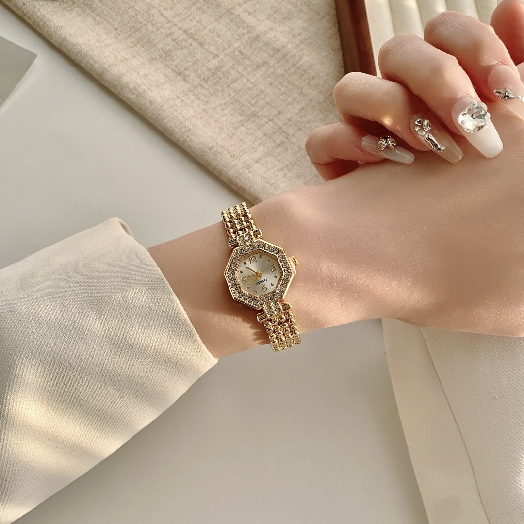 Goldene Quarzuhr für Damen Retro-Stil