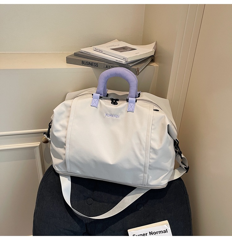 Large capacity travel bag, carry-on compatible