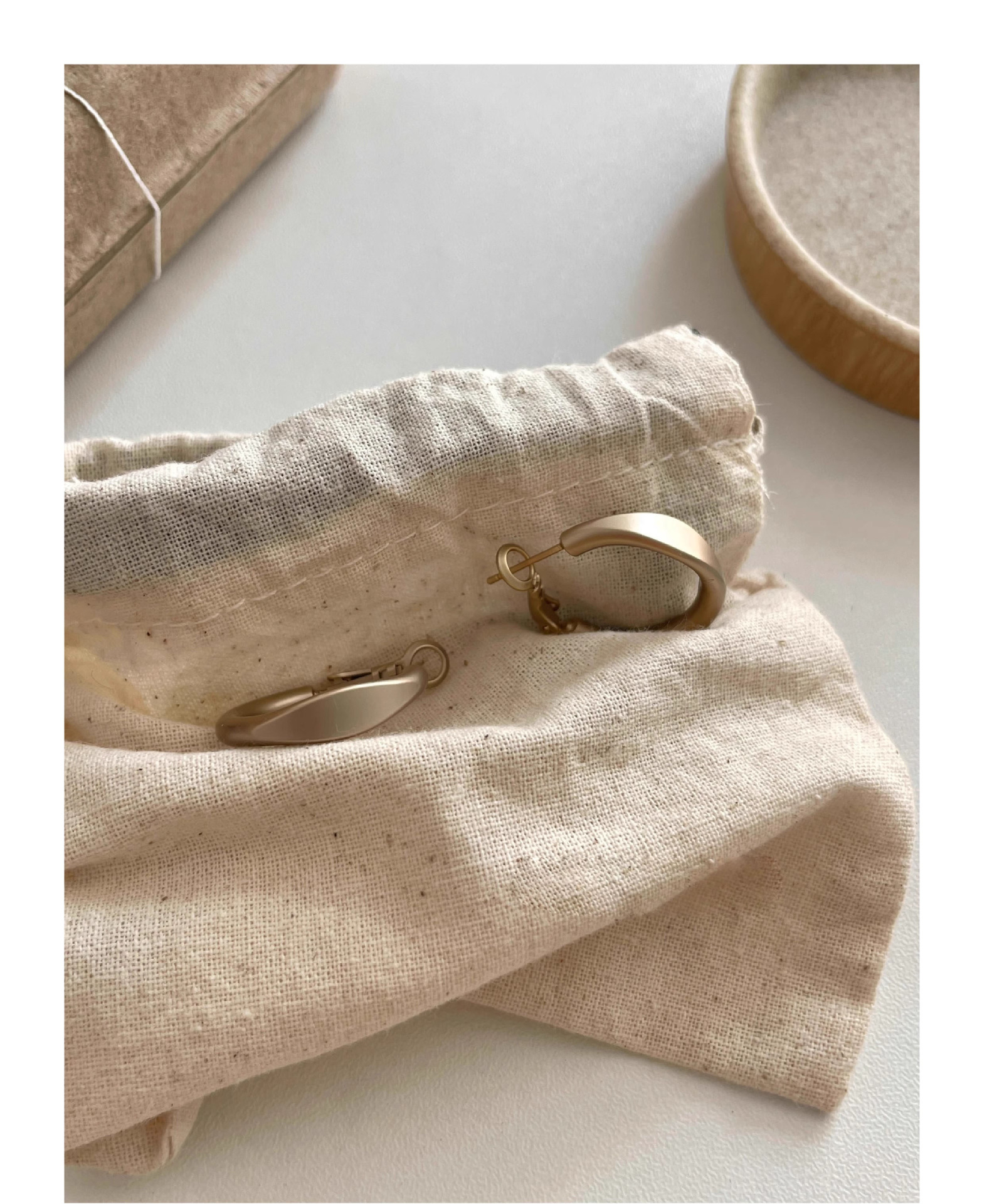 Kaffee-Gold-Ohrringe, mattiert, Insta-Stil, Nischencollier