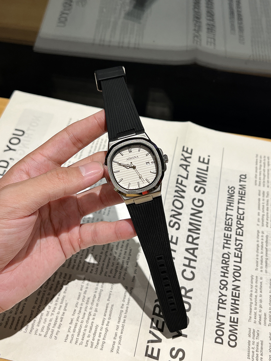 AIMANA Ultra-thin Silicone Strap Men's Watch with Calendar