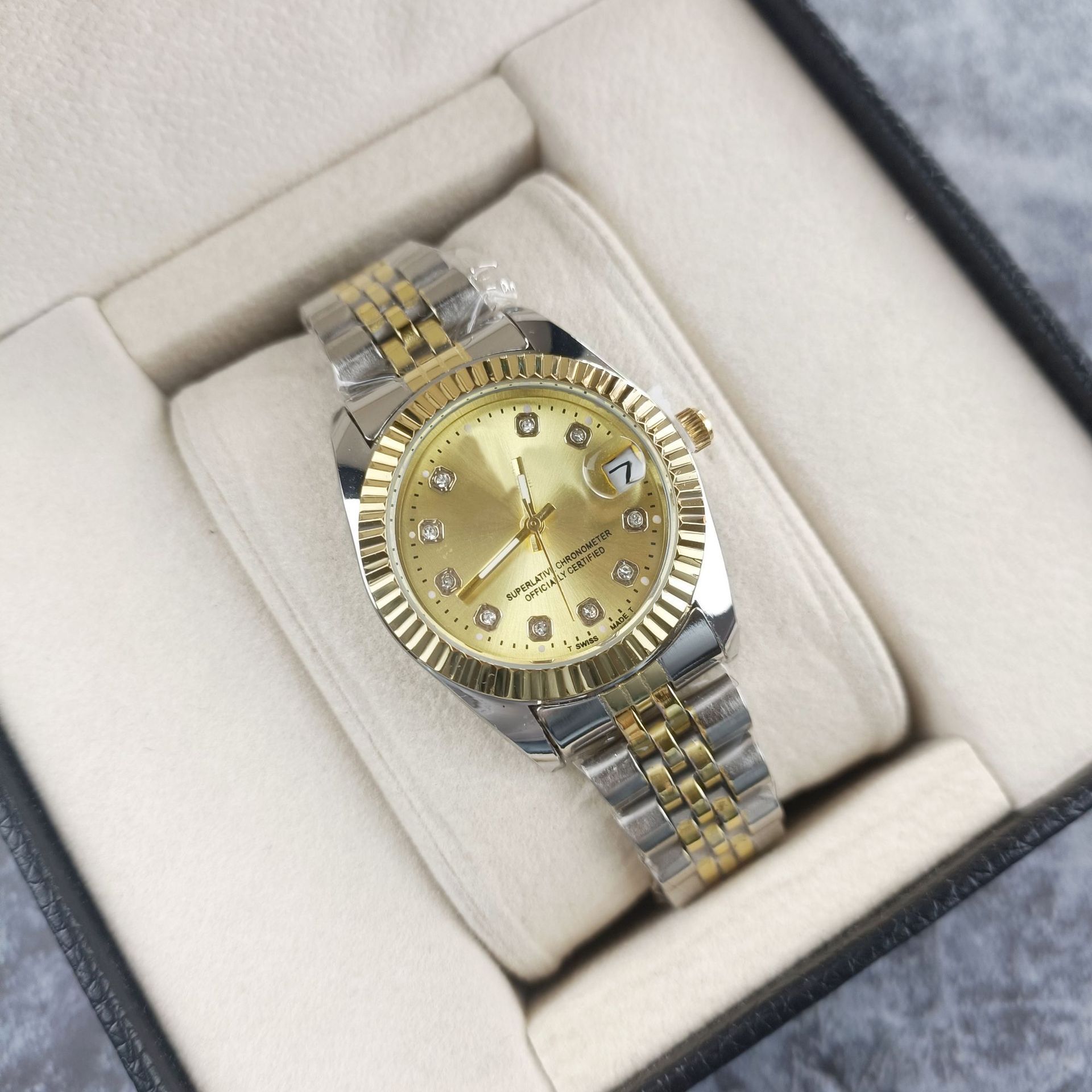 Women's steel band quartz watch, classic daily style