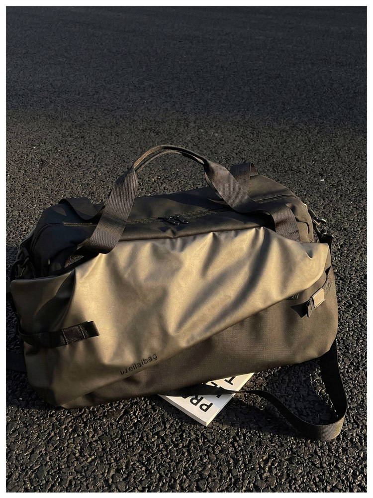 Large capacity dry-wet separation travel bag