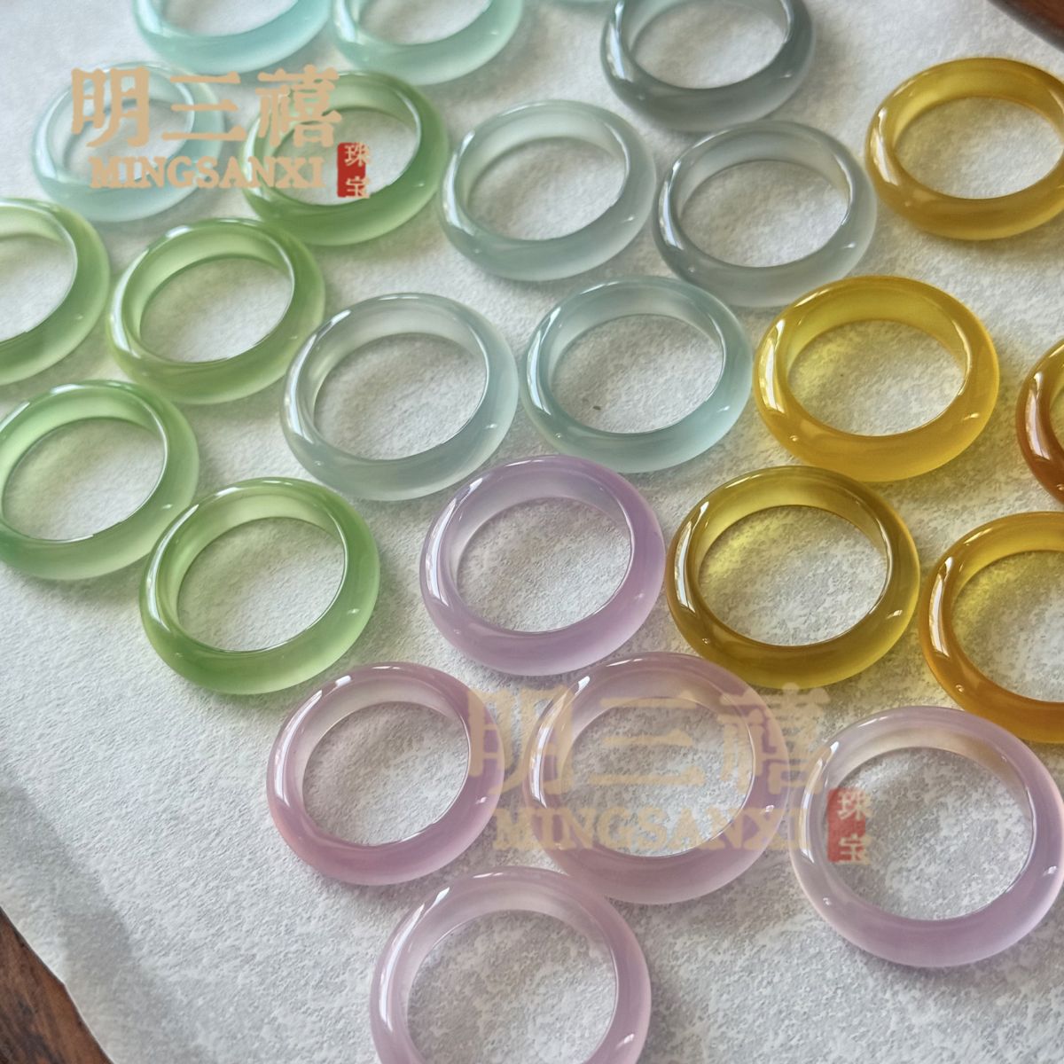 天然高冰马料白玉髓戒圈香槟金玛瑙戒指冰透粉玉石指环天空蓝戒指