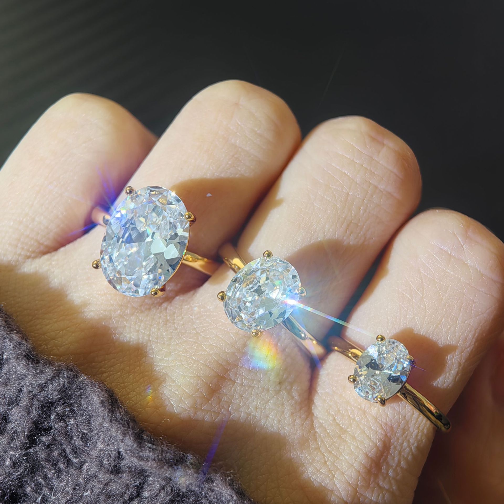 8 karat oval kesim nişan yüzüğü 3A kübik zirkonya