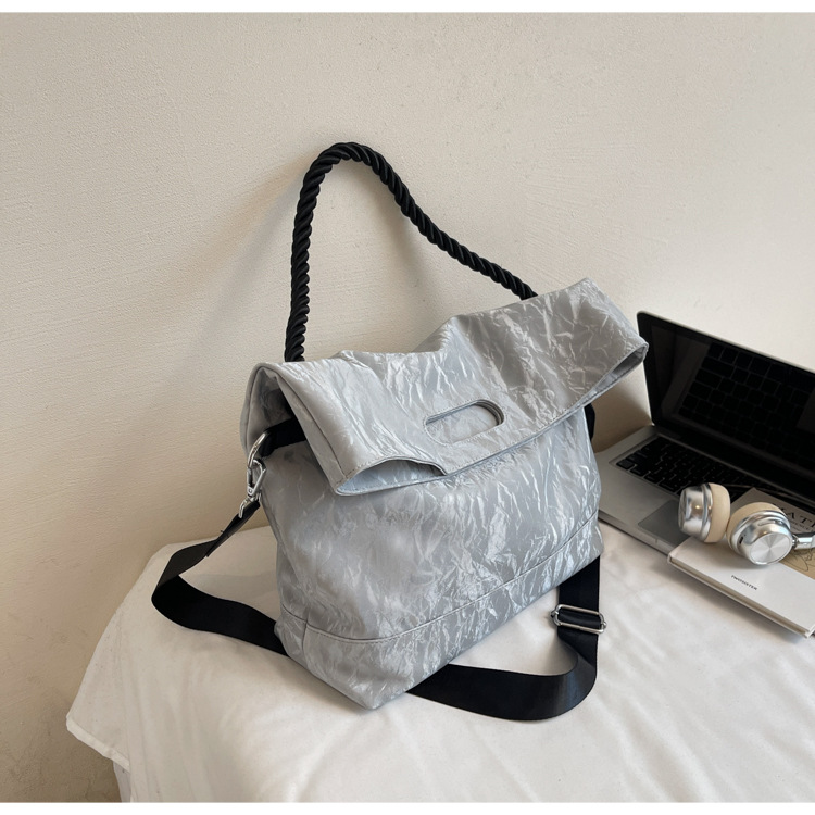 Travel bag, large capacity, single shoulder strap
