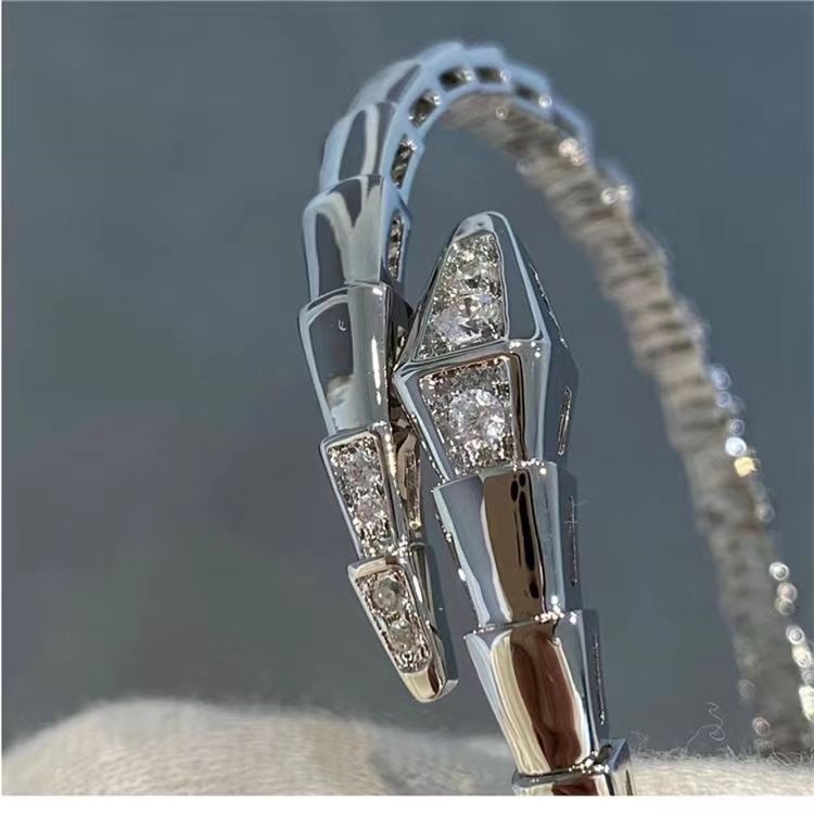 Snake-shaped bracelet with full rhinestones, 18k gold plating