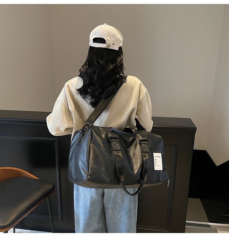 新款干湿分离运动健身包PU皮大容量独立鞋仓短途旅行包时尚行李袋