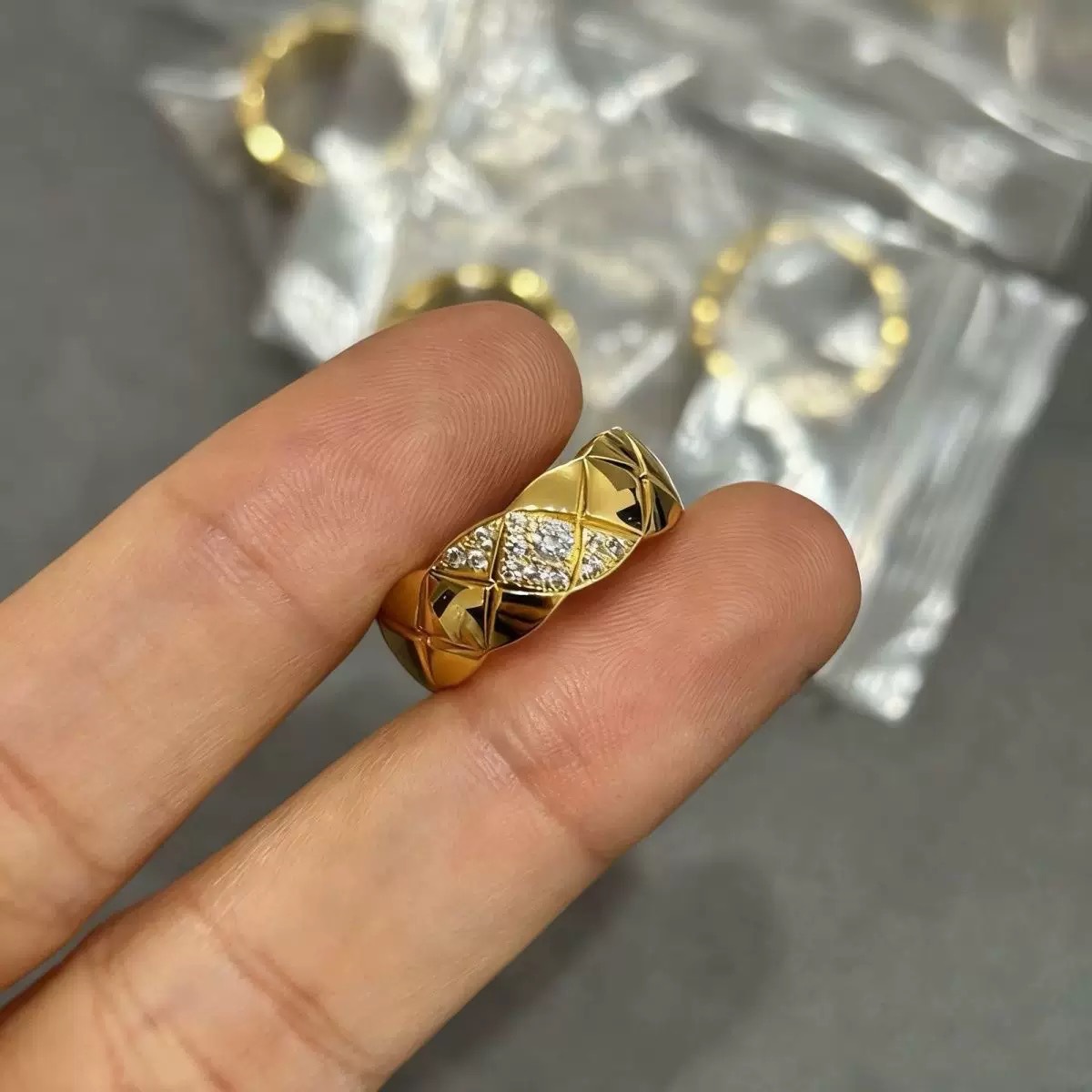 Coco-style quilted diamond couple ring, rose gold CNC