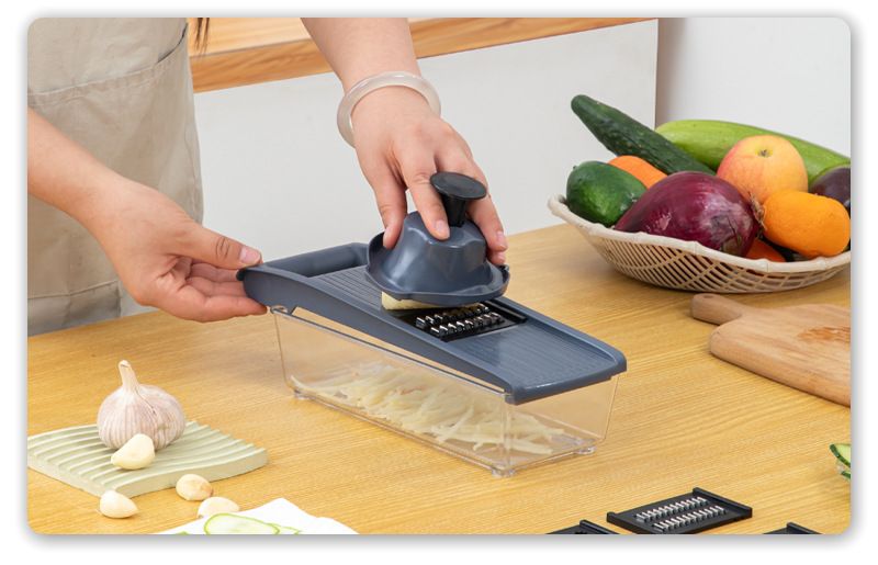 Multifunctional vegetable grater 7-in-1, slicer and cutter