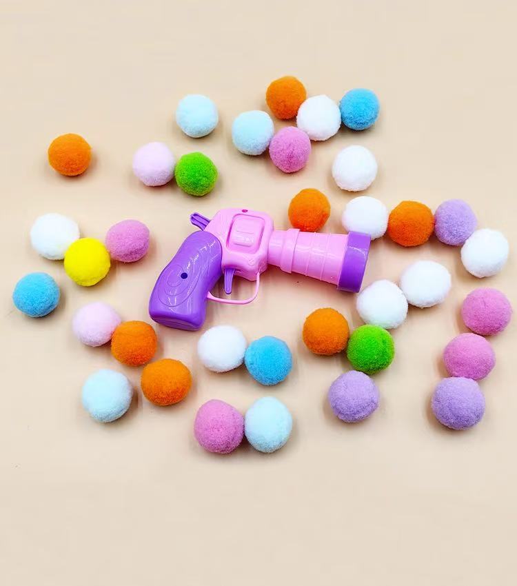 Flauschball-Schussgewehr Katzenspielzeug, elastische Bälle