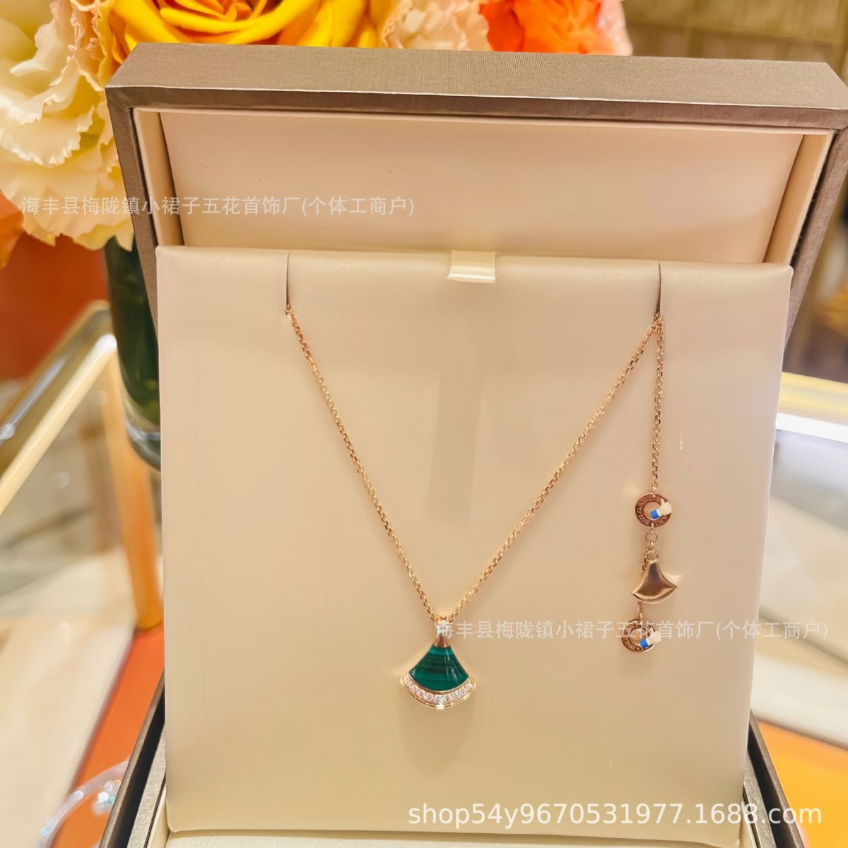 V Jinbao Necklace, White Mother-of-Pearl, 18K Rose Gold Plated, CNC Carved