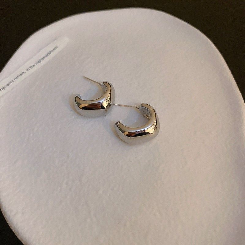Silver needle C-shaped geometric earrings, elegant design