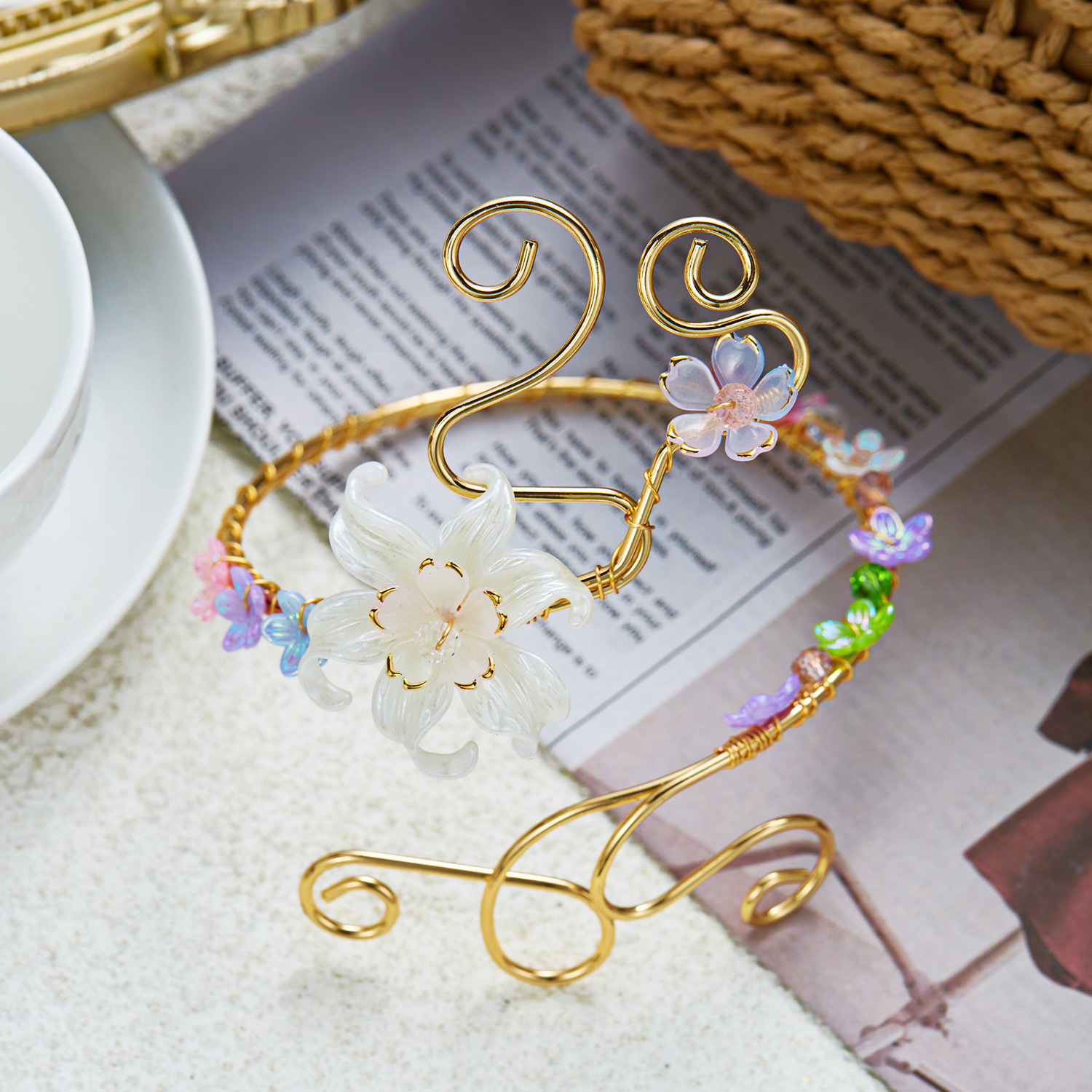Flower-patterned open bracelet with geometric design for women