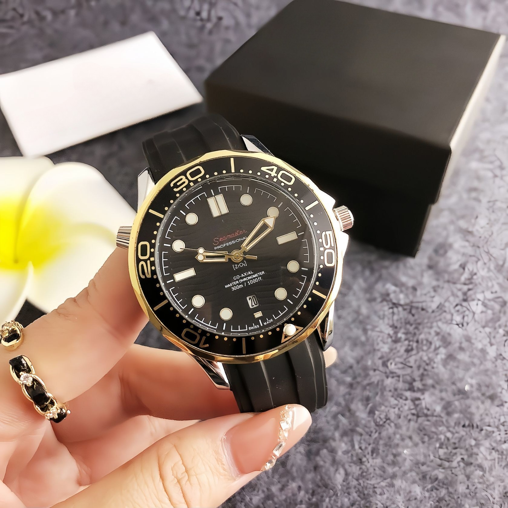 Men's waterproof quartz wristwatch, mesh band