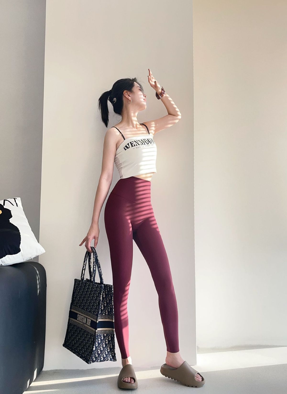 Kadınlar için 2024 yeni bulut hissi veren yoga pantolonları, çapraz yüksek bel karın kontrolü spor koşu spor taytları, sıkı kalça kaldırma köpekbalığı pantolonları