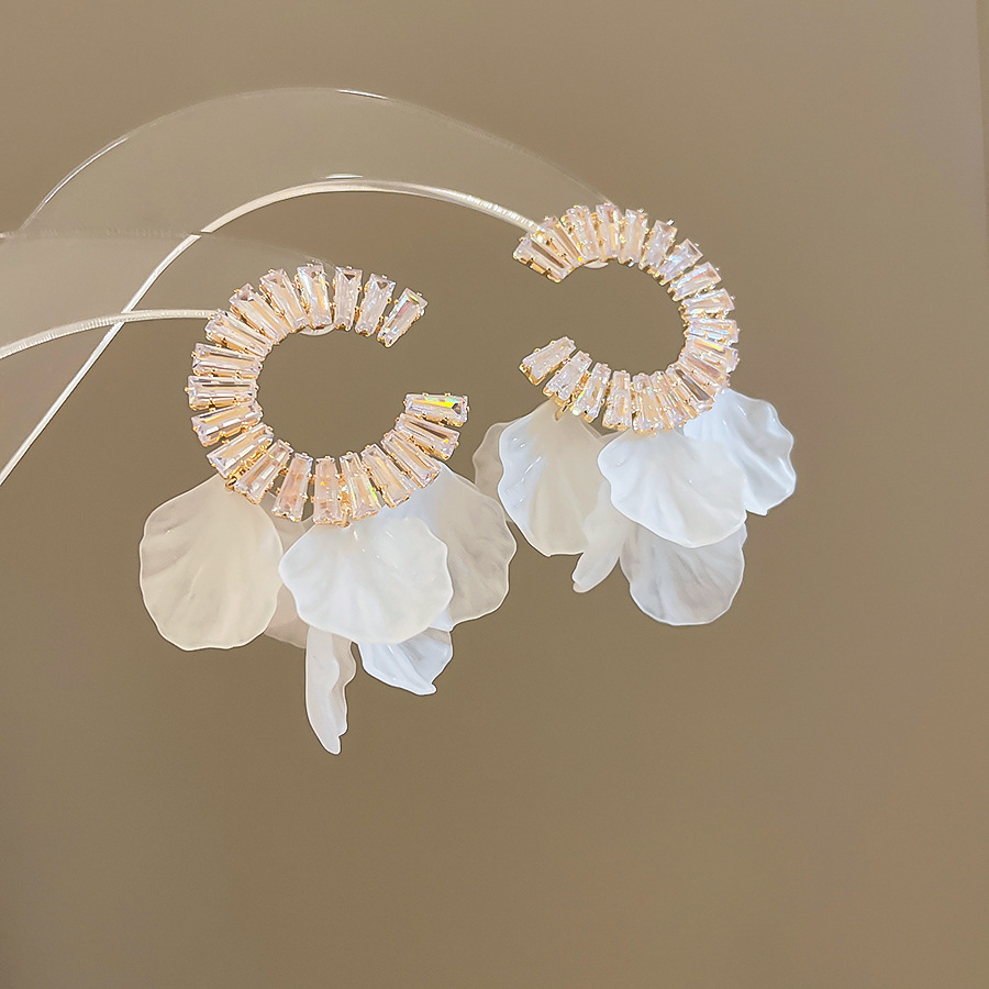 Silver Needle Round Shell Tassel Stud Earrings Summer Style