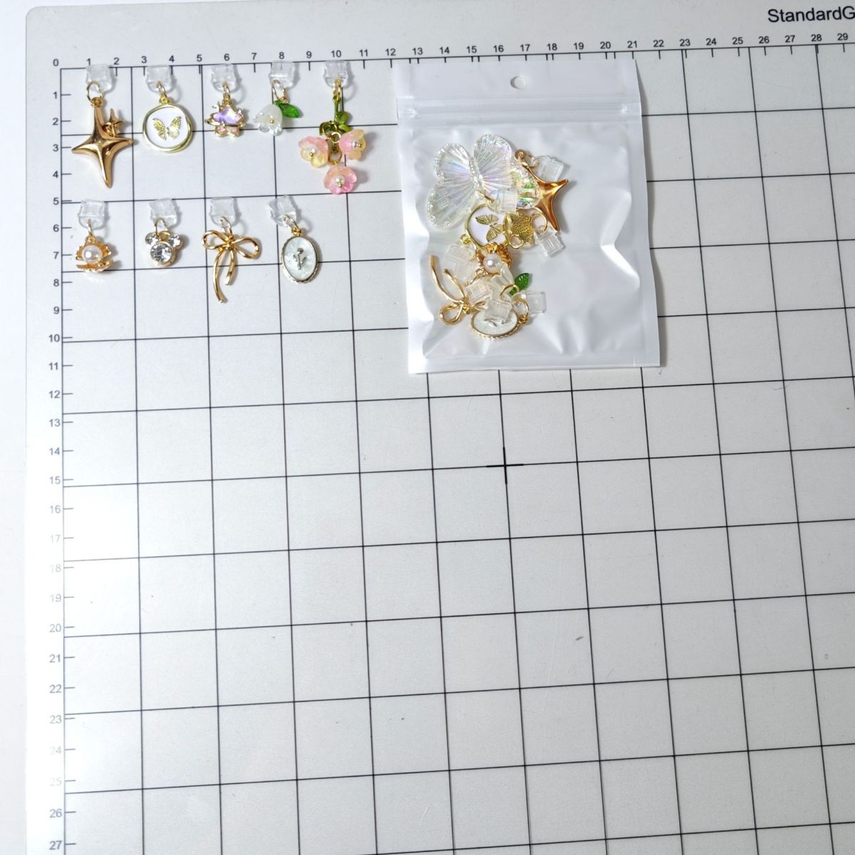 热卖组合 蝴蝶手机防尘塞吊坠爱心阅读器支撑 铃兰花朵钥匙扣挂件
