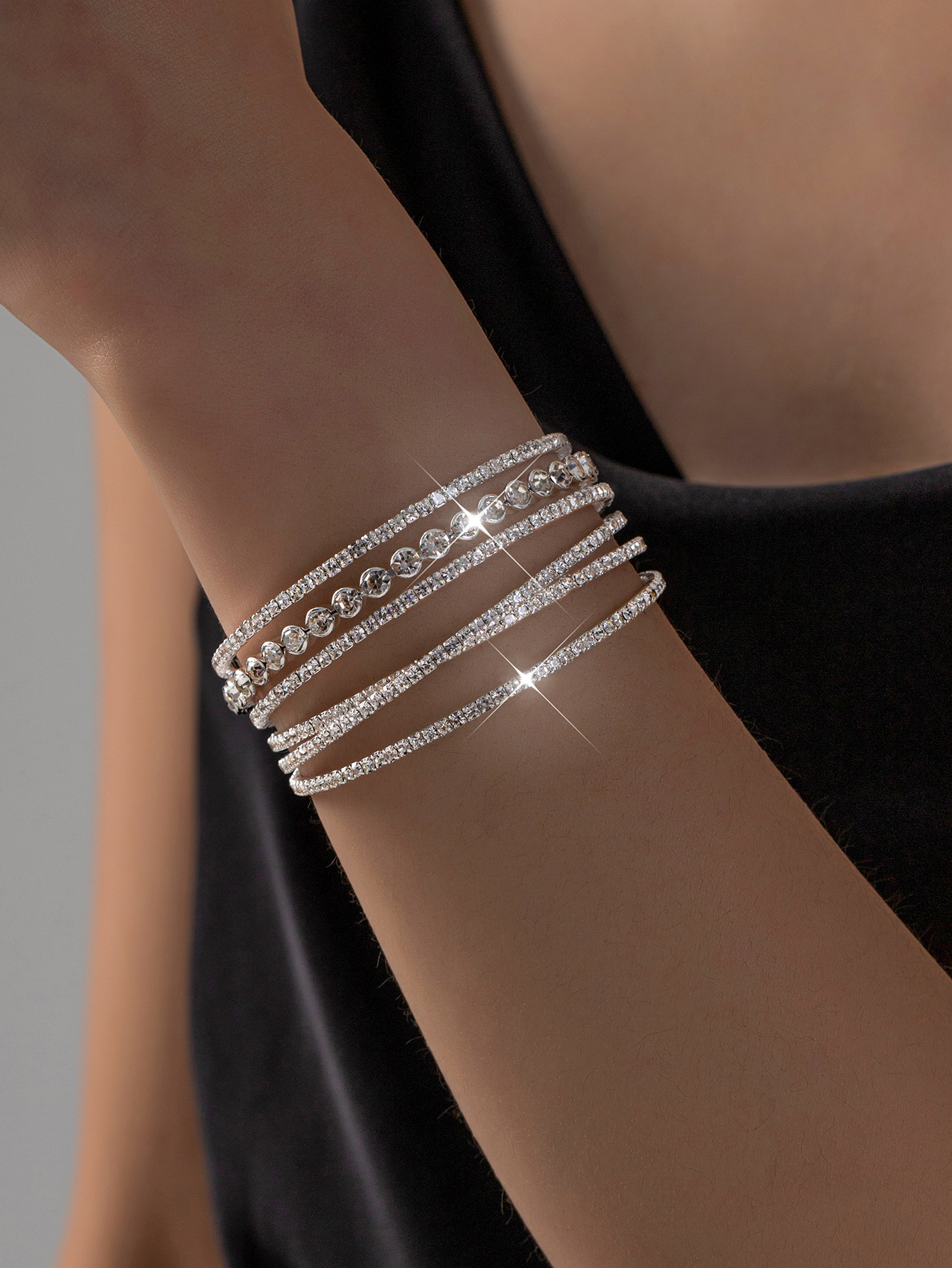 Damenarmband, elastisch, Stein besetzt