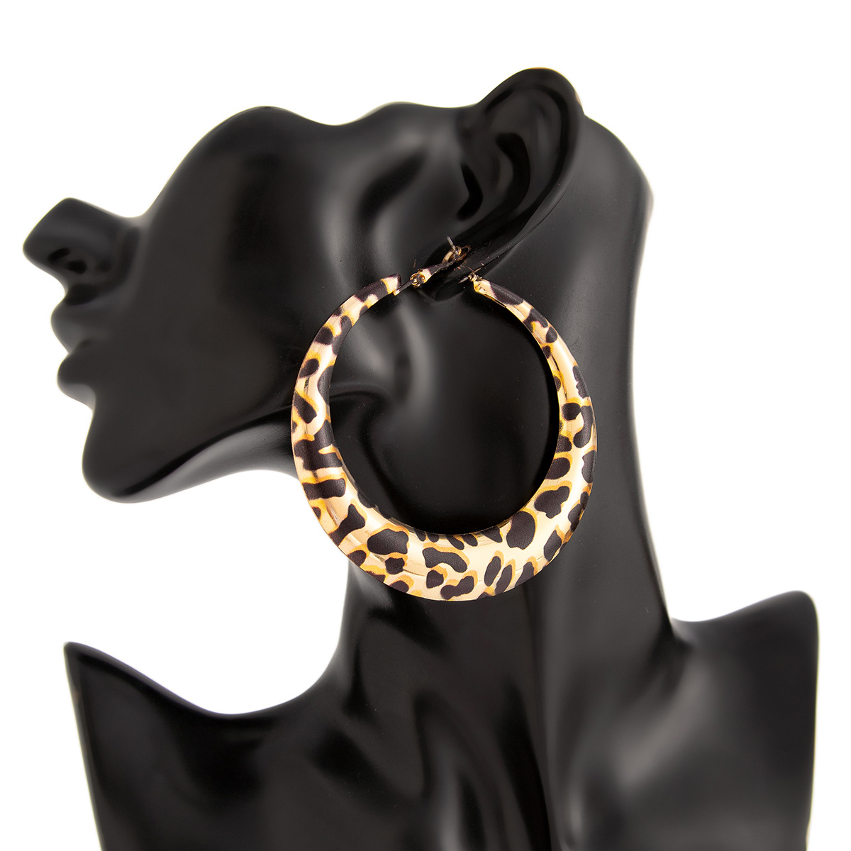 Leopar desenli geometrik metal çember küpe