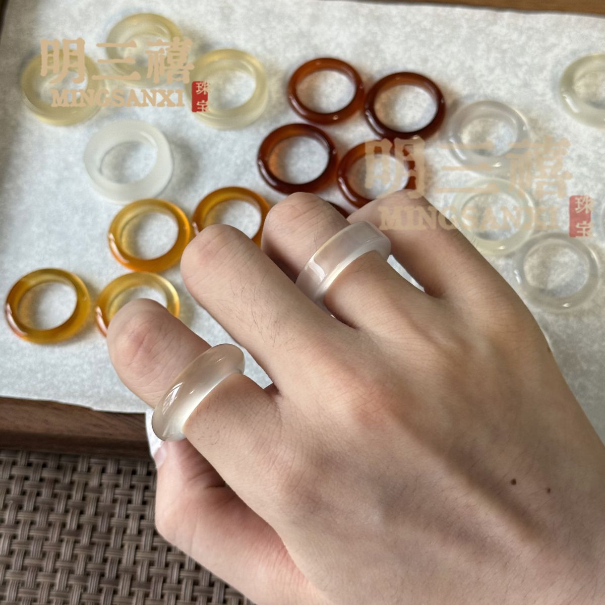 天然高冰马料白玉髓戒圈香槟金玛瑙戒指冰透粉玉石指环天空蓝戒指