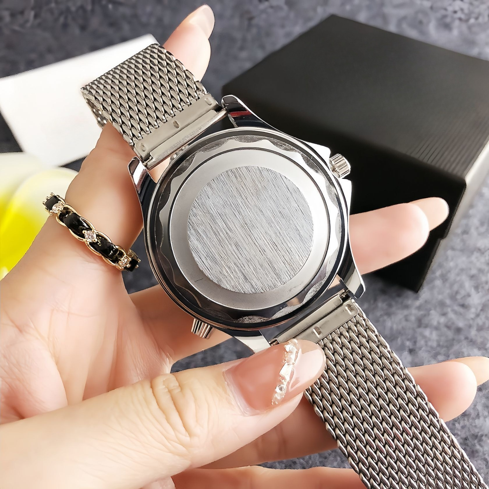 Men's waterproof quartz wristwatch, mesh band