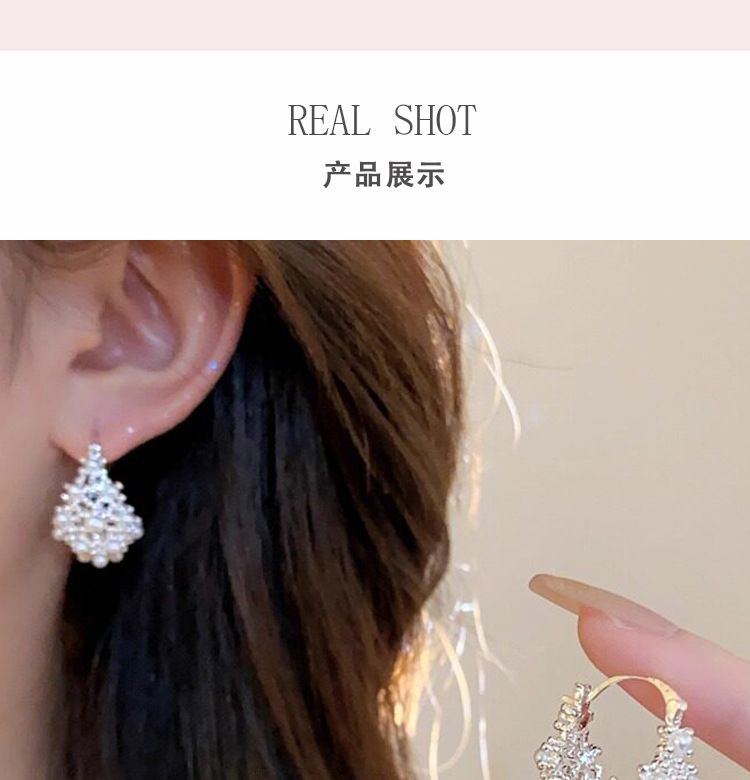 设计个小众立体镂空花篮耳环女时尚独特气质百搭时尚珍珠耳圈耳饰
