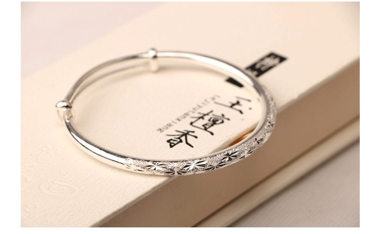 Thin sliding star pattern bracelet, solid gold-colored