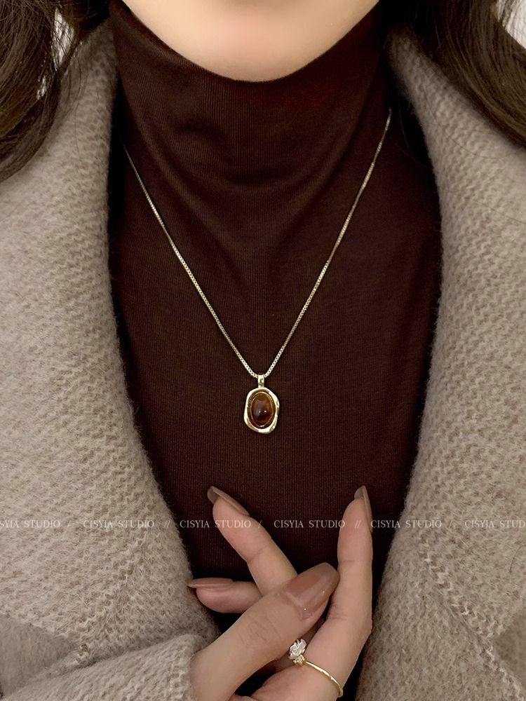 Mehrlagige goldene Bernstein-Pullover-Halskette, Minimal