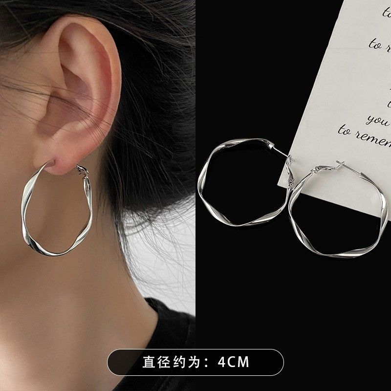 Silver needle C-shaped geometric earrings, elegant design