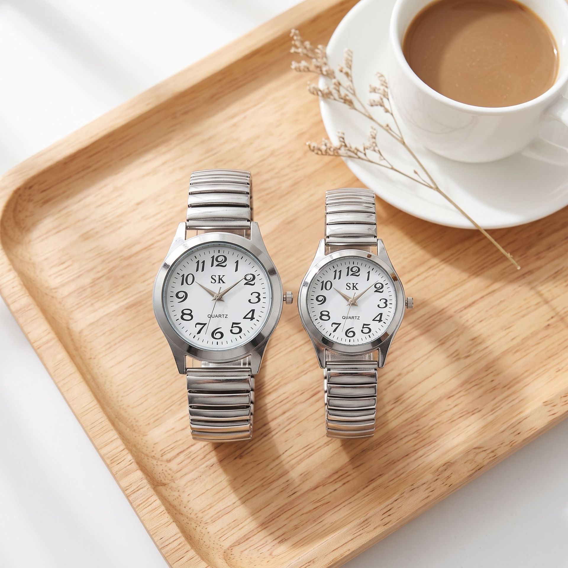 Seniorenuhr mit großen Ziffern, elastisches Band, Quarz