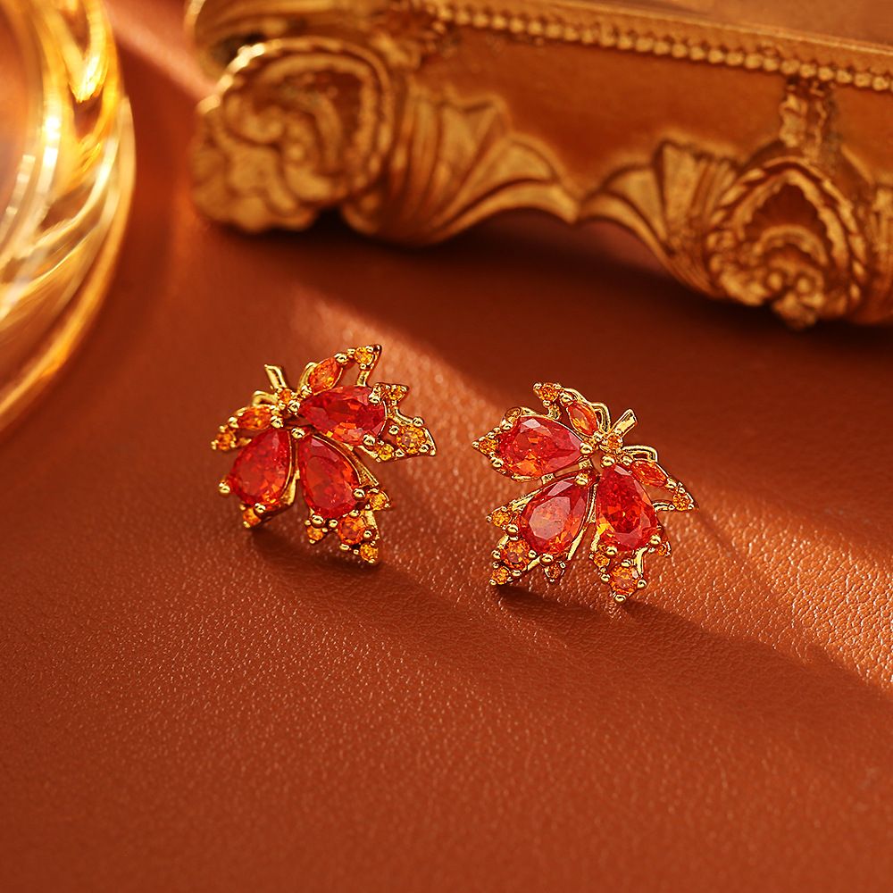 Red maple leaf zircon necklace and chain