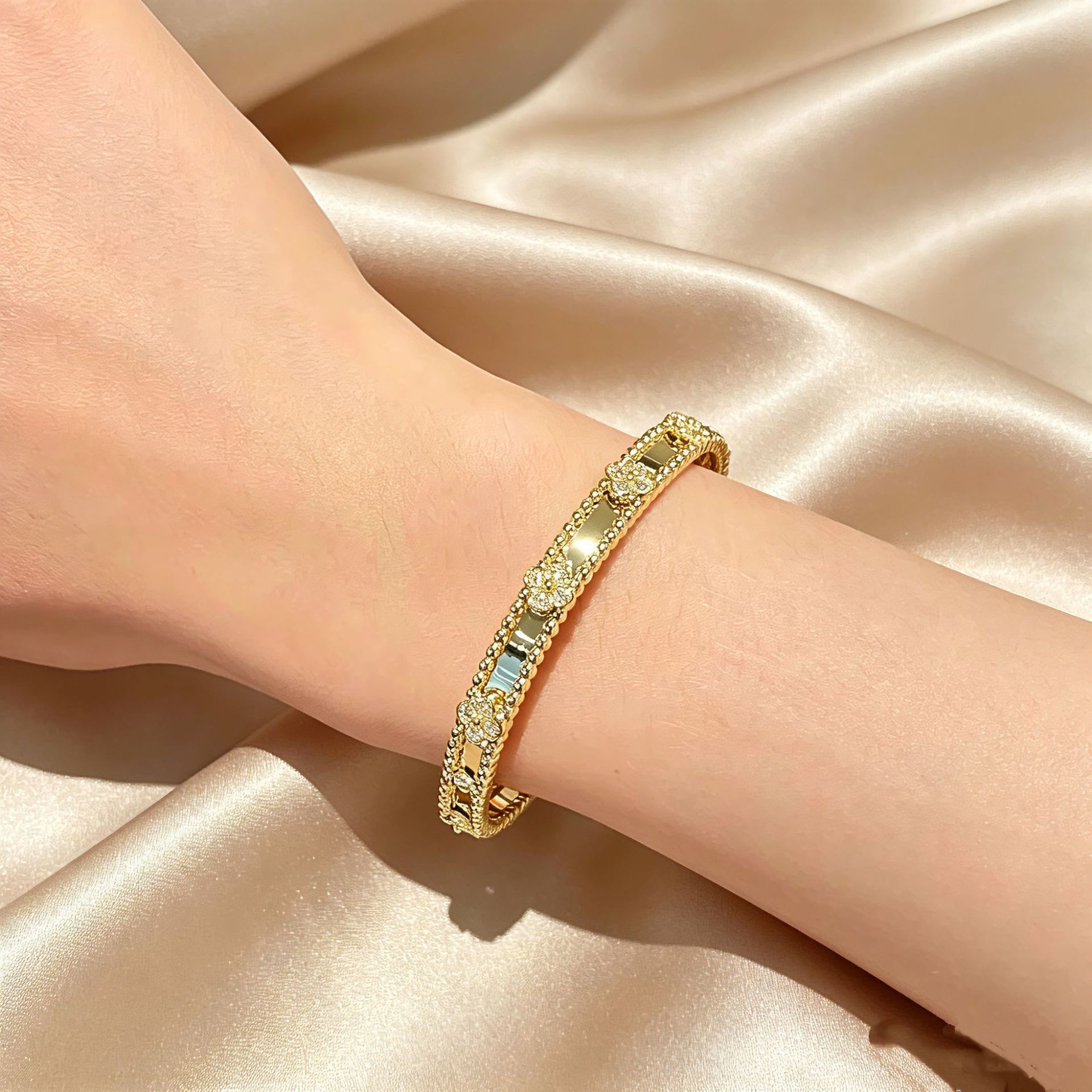 Kaleidoskop-Armband Damen, Blüte, vollständig mit Strass