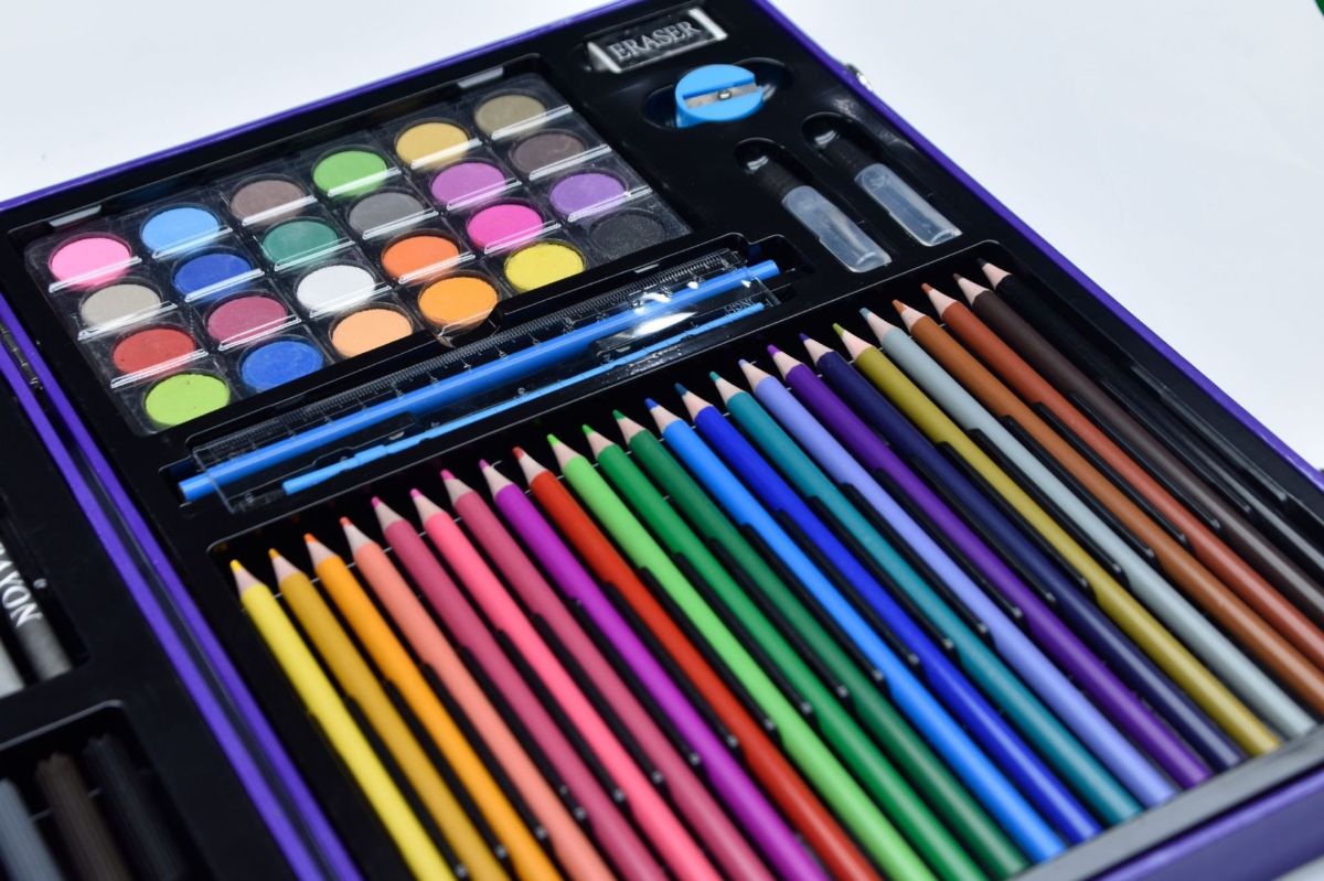 128-piece children's art set, watercolor markers, complete supplies
