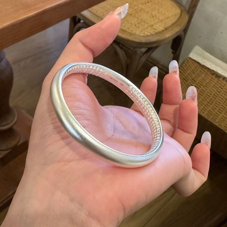 Guifei breites mattiertes Armband versilbert