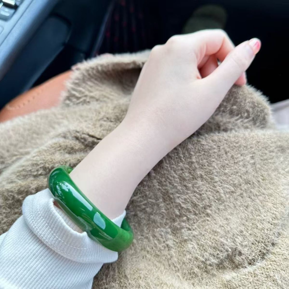 Hetian jade bracelet, clear water green, natural stone