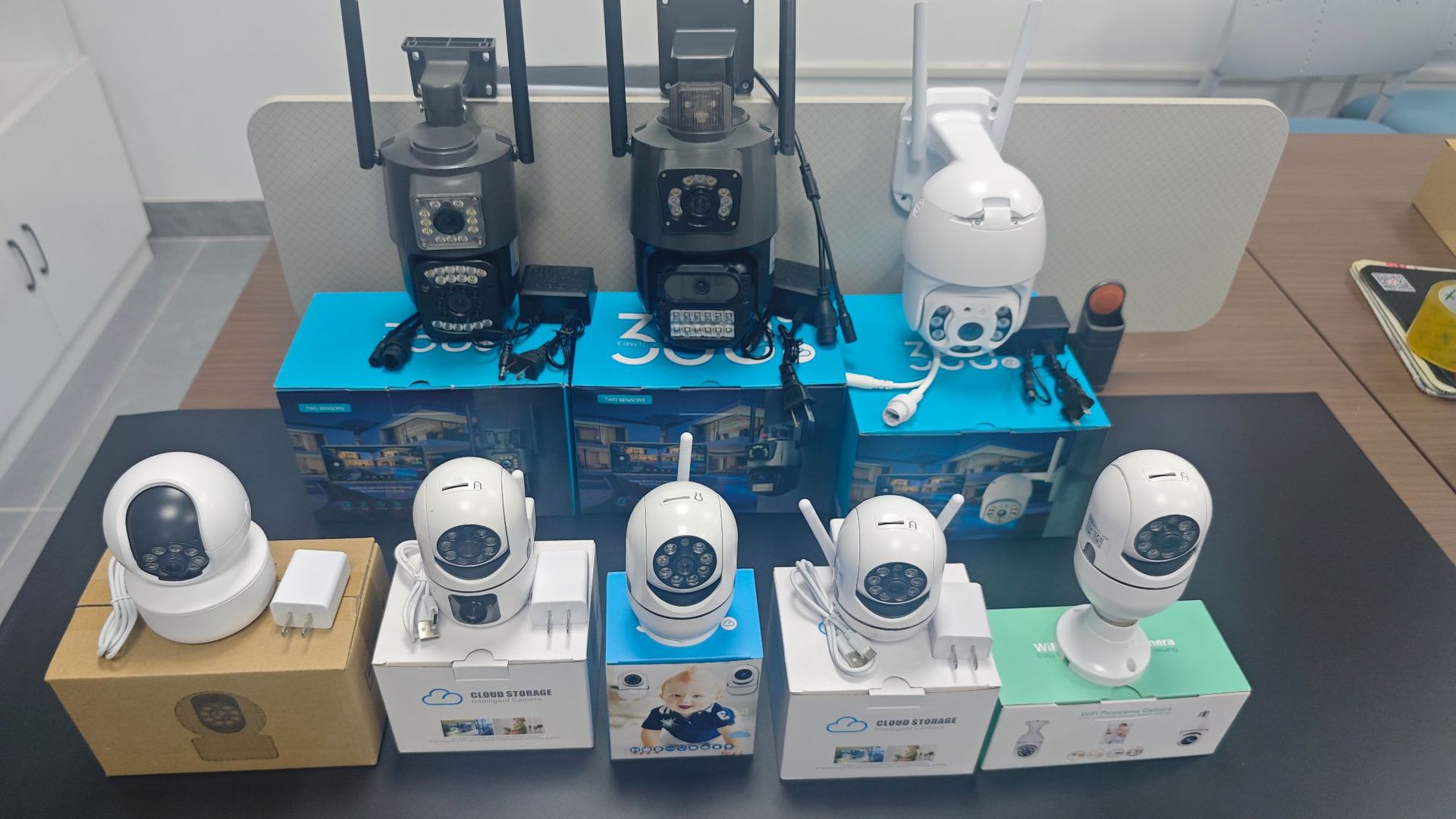 WiFi surveillance camera with night vision, full color, smart