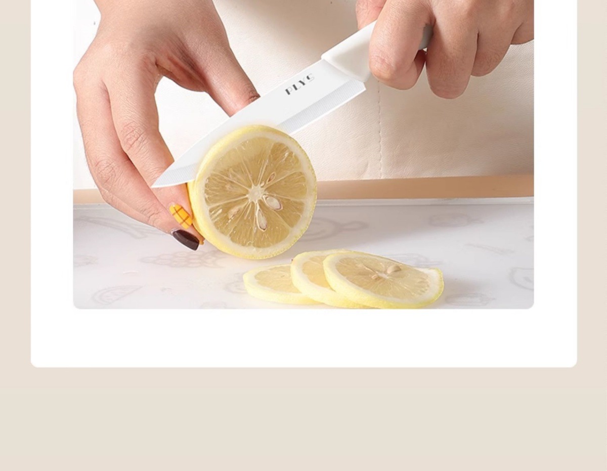 Ceramic knife set, German quality, includes cutting board