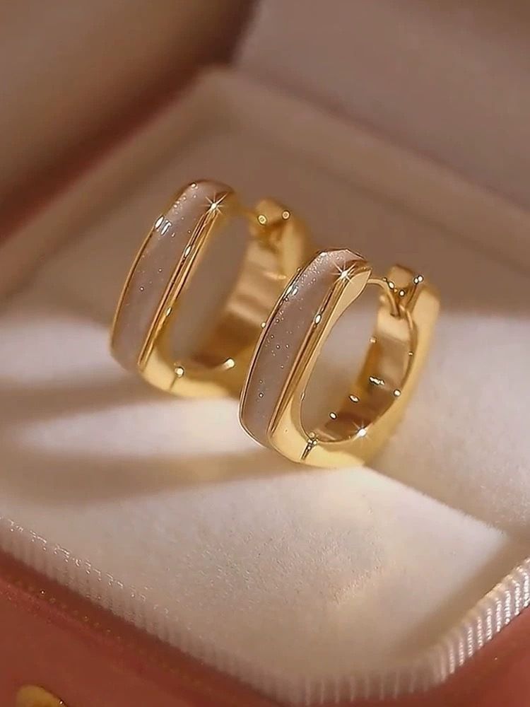 U-shaped enameled geometric design white square stud earrings