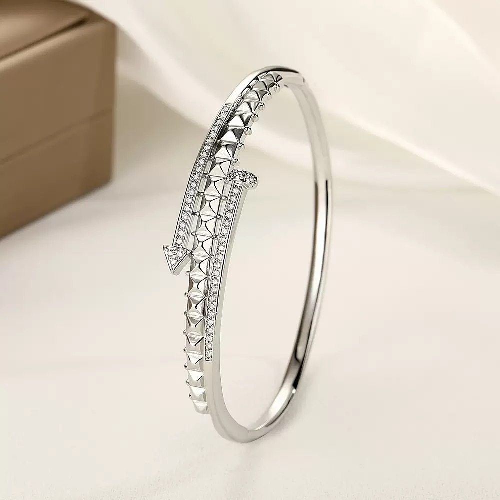 Wide round three-row crystal bracelet, metal snap clasp