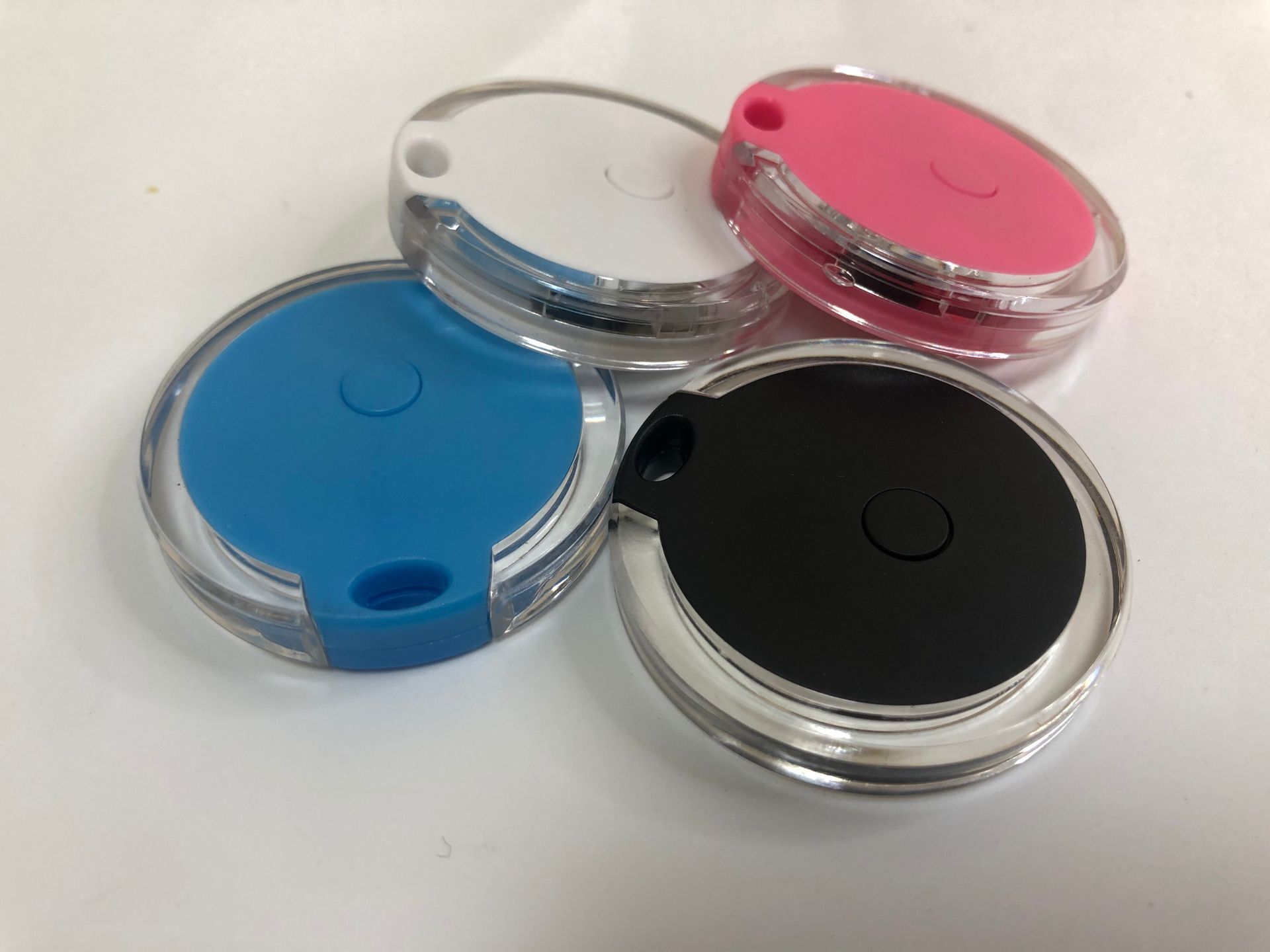 厂家供应水晶圆形手机智能蓝牙追踪器防走丢防丢器低功耗跨境电商